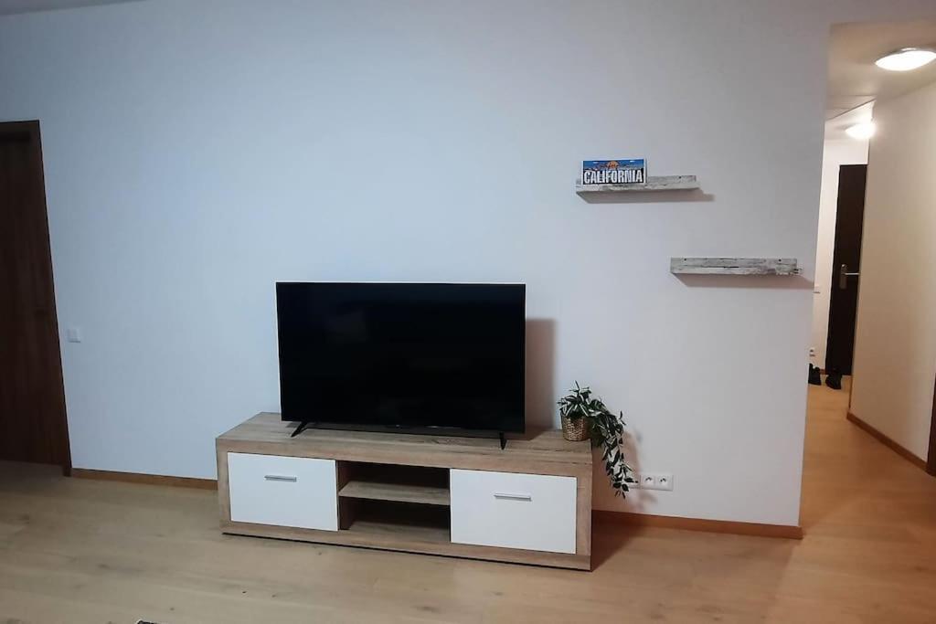 Sky-Park Flat&Parking Apartman Pozsony Kültér fotó